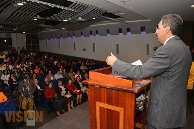 Con capacidad y compromiso, enfrenta UMSNH la modernización educativa