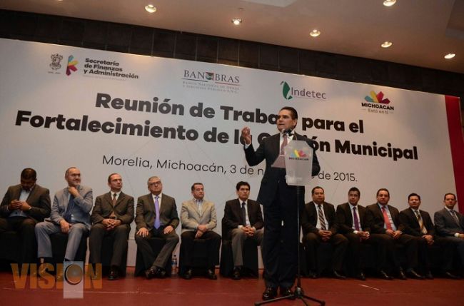 Acompañará Silvano Aureoles gestiones para fortalecer gobiernos municipales de Michoacán