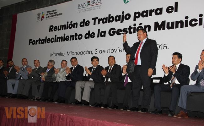 Propone Manríquez adelantar participaciones a municipios para fortalecer sus finanzas 