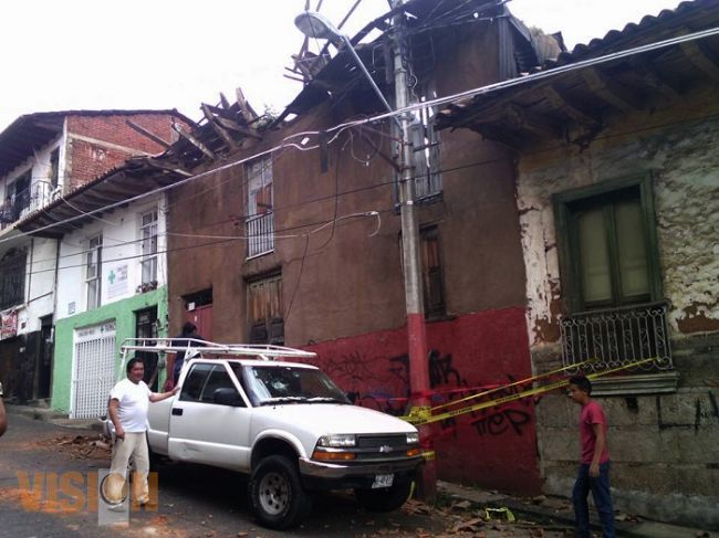 Desaparecen, aquellas  viejas casonas de adobe