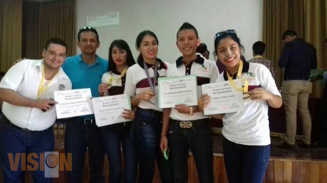 Alumnos del CECyTEM ganan medalla de oro en Expo Ciencias Michoacán 2015 