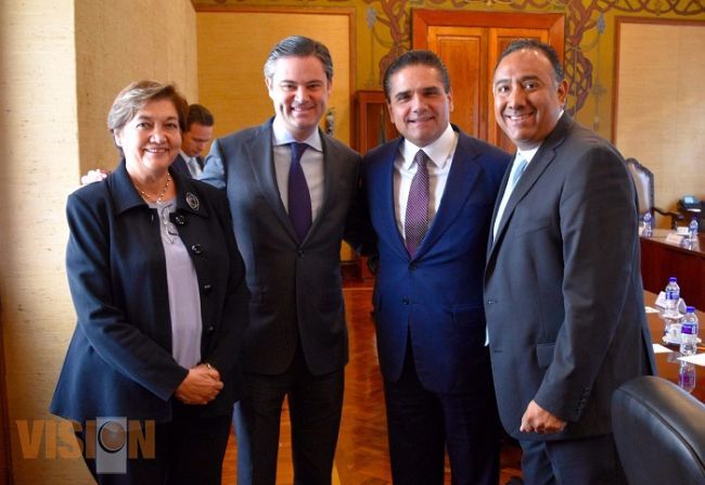 Continúa Silvano Aureoles gestiones para mejorar el sistema educativo en Michoacán 