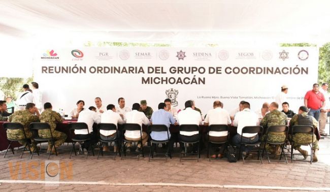 Sesiona Grupo de Coordinación Michoacán en Buenavista Tomatlán 