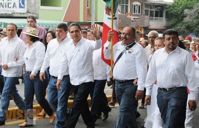 Llama Silvano Aureoles a michoacanos a fortalecer la educación en el estado