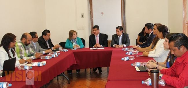 Diputados se reúnen con integrantes de la Comisión de Atención a Victimas