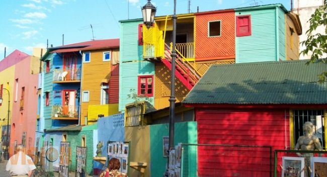 Diseño e historia de las viviendas latinas, tema de coloquio universitario