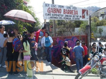 Caos vial por bloqueo carretero de maestros