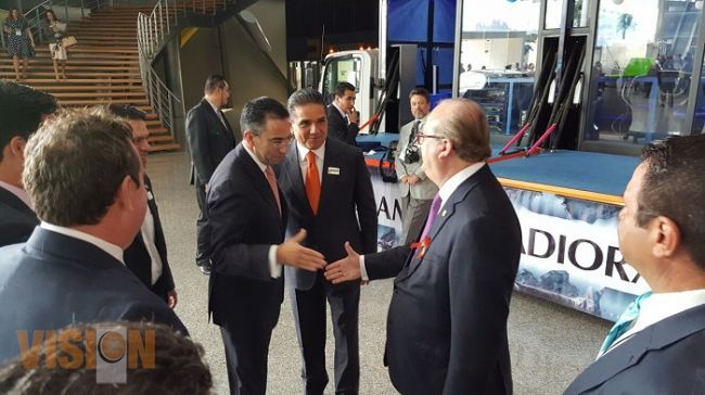 Asiste Silvano Aureoles a clausura de la Semana Nacional de Radio y Televisión