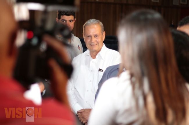 Javier Barragán gana debate con propuestas ciudadanas