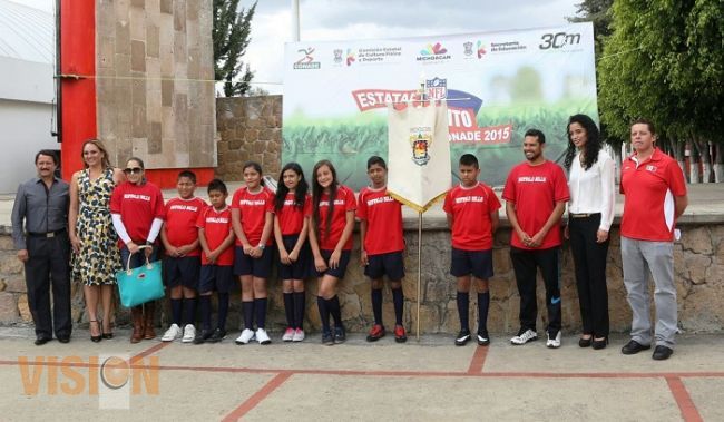 Abanderan a Selección Estatal de Tochito
