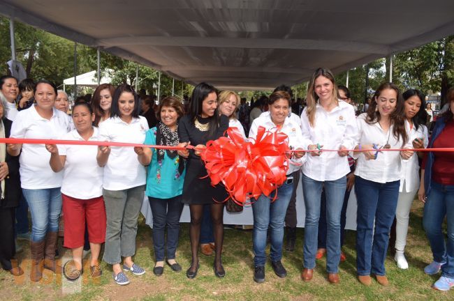 Inaugura Daniela de los Santos Expo, 
