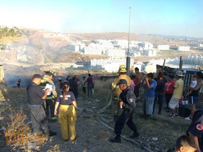 Incendio consume dos viviendas en Morelia
