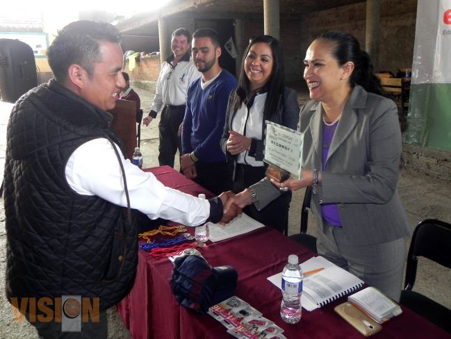 Cecytem celebra aniversario de Centro Educativo en Santiago Undameo