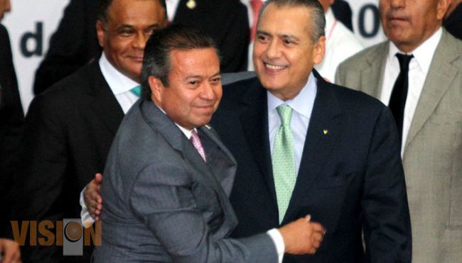 Encontronazo entre César Camacho y Beltrones por Reforma Política del DF 