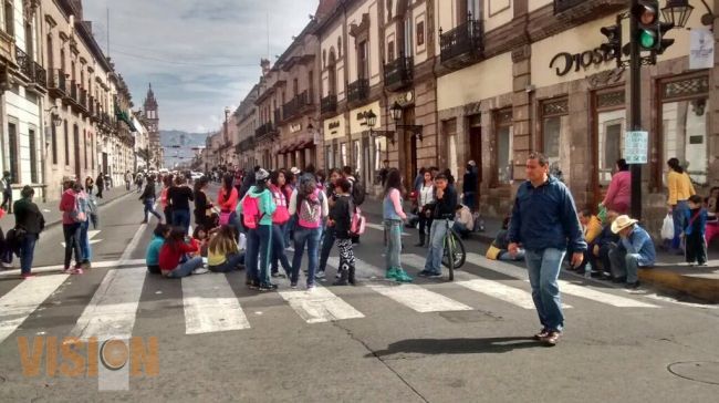 CNTE y normalistas toman 29 alcaldías en Michoacán
