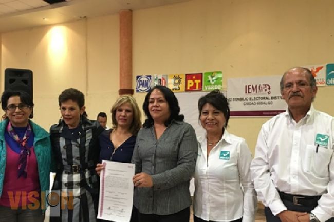 Entregan constancia de mayoría a la diputada electa Jeovana Alcántar 