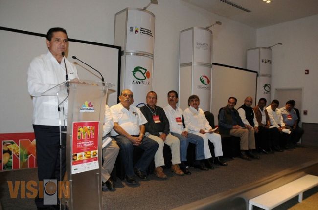 Impulsará Silvano Aureoles estrategia conjunta con productores michoacanos
