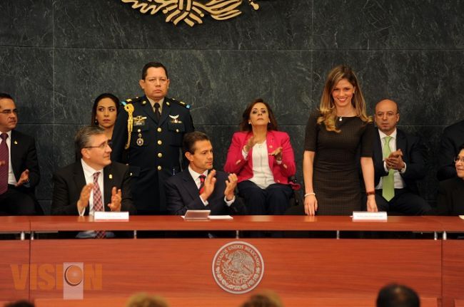 Entregan premio nacional de Derechos Humanos 2015 en el Congreso de la Unión 