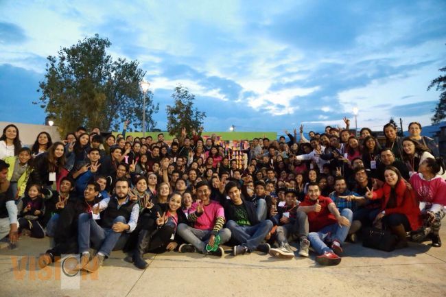 más de 300 jóvenes de Viral realizan Macro Instalación de origami, en la colonia Eduardo Ruiz