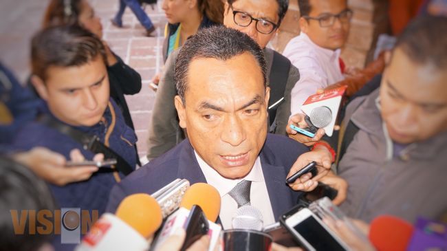 Sigue el diálogo con los normalistas, pese a bloqueos carreteros: Adrián López