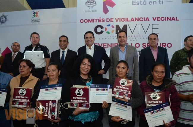 Entregan en Zitácuaro 400 botones de emergencia ciudadana 