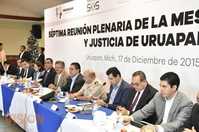 Vecinos organizados y vigilantes para cambiar Michoacán, destaca Gobernador 