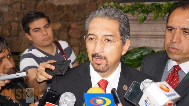 Gobierno del Estado depositará cien millones de pesos para aguinaldos de la UMSNH: Medardo Serna 