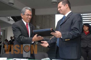 Recibe constancia de acreditación Ingeniería Electrónica
