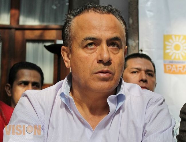 El diputado Sigala Páez reconoce labor de periodistas michoacanos