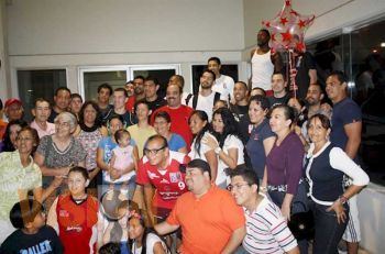 Grata convivencia con su porra
