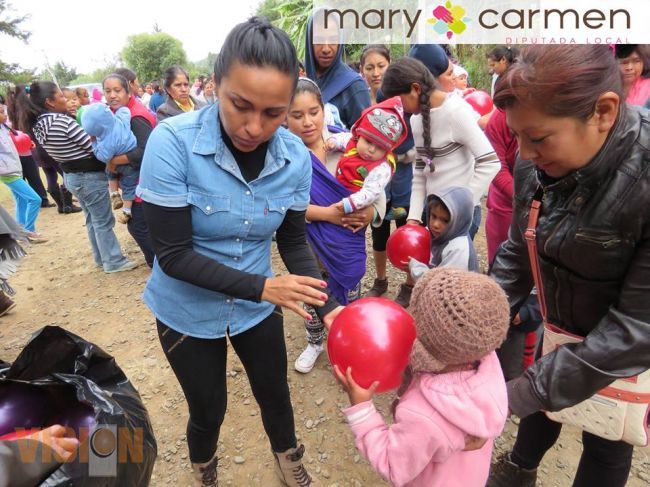La diputada Mary Carmen Bernal entregó más de tres mil juguetes en su distrito