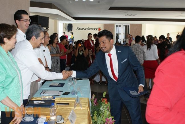 Entrega UMSNH a su primera generación de profesionistas en Comercio Exterior
