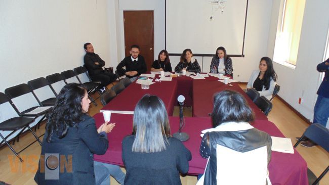 Seleccionan a jóvenes para participar en programas de radio 