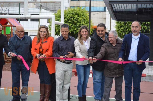 Inaugura Daniela de los Santos área verde en su distrito 