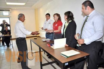 Entrega SEFECO 26 créditos a morelianos 
