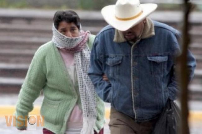 Frente frio 33 provoca fuertes lluvias y descenso de temperaturas 