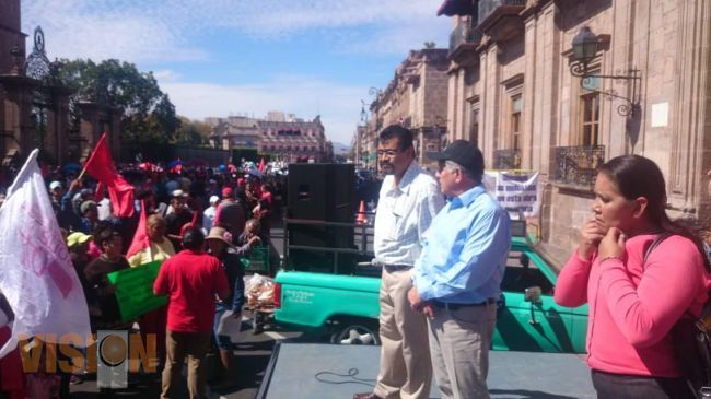 Antorchistas bloquean Centro de Morelia, alto a las invasiones en el Quinceo