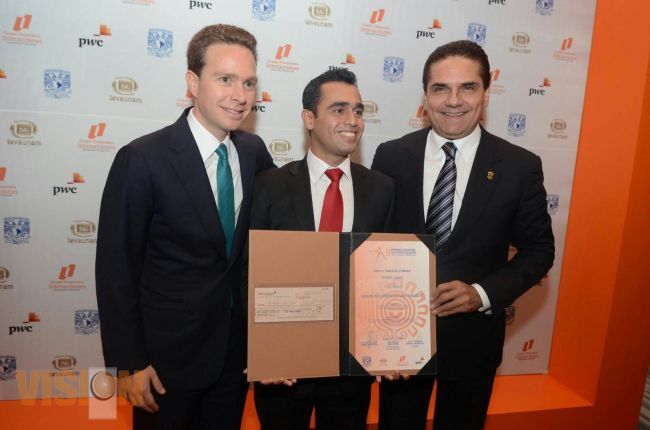  Participa Silvano Aureoles en entrega de premios a investigadores