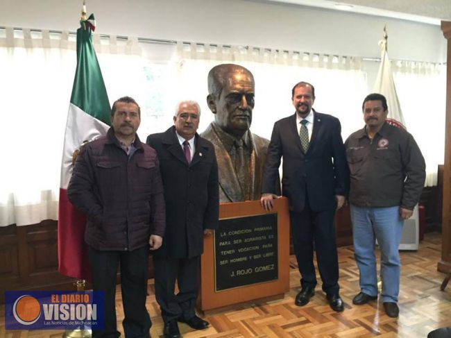 Lideres de la CNC, rinden homenaje a Alfredo V. Bonfil