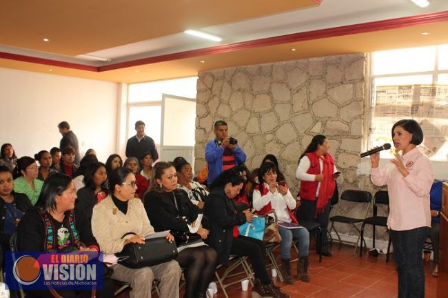 Líderes campesinas exigen más apoyos con proyectos productivos