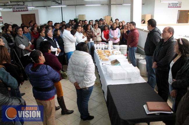Anuncia Víctor Báez beneficios adicionales a empleados municipales