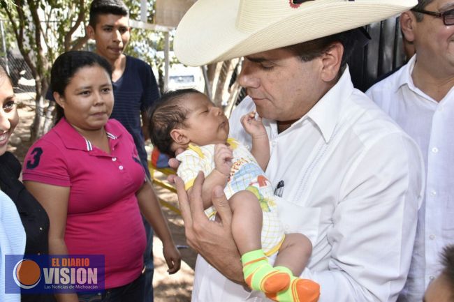Lleva Silvano Aureoles acciones y programas sociales a San Lucas