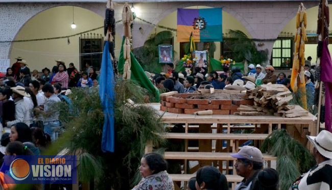 El encendido del fuego y  el año nuevo purhépecha