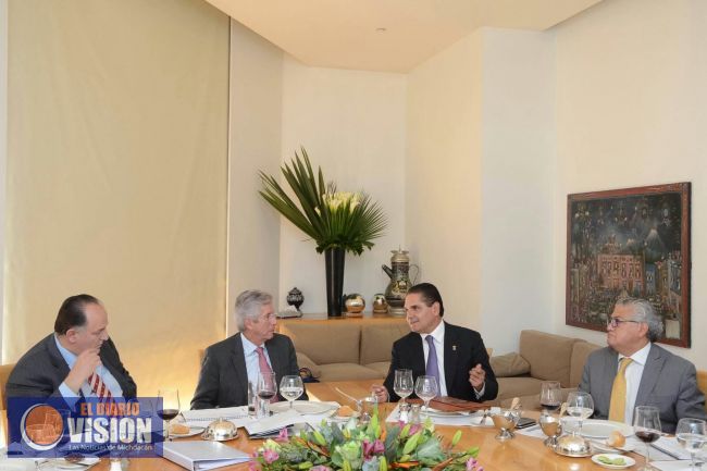 Revisan Gobernador y SCT acciones en materia de infraestructura para Michoacán