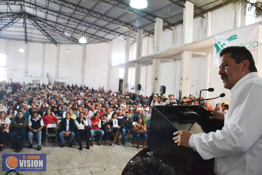 Miles de campesinos beneficiados en gestión de Roberto Carlos López al frente de la CNC  