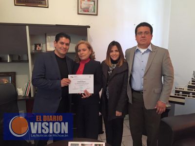 Conalep entrega a Ernesto Núñez constancia para apadrinar actividades académicas y de gestión