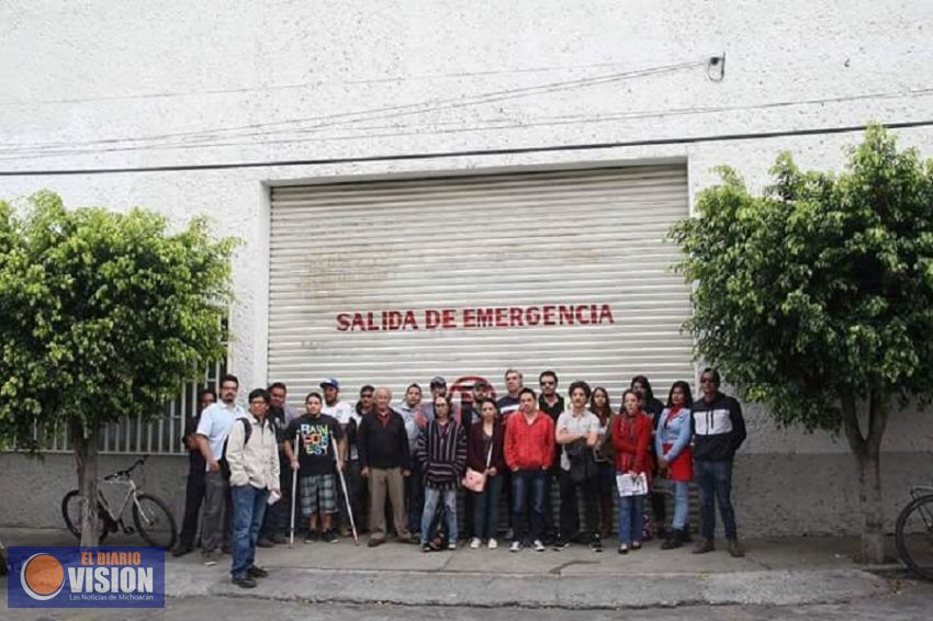 Ex trabajadores de La Jornada exhiben a la opinión publica adeudo salarial 