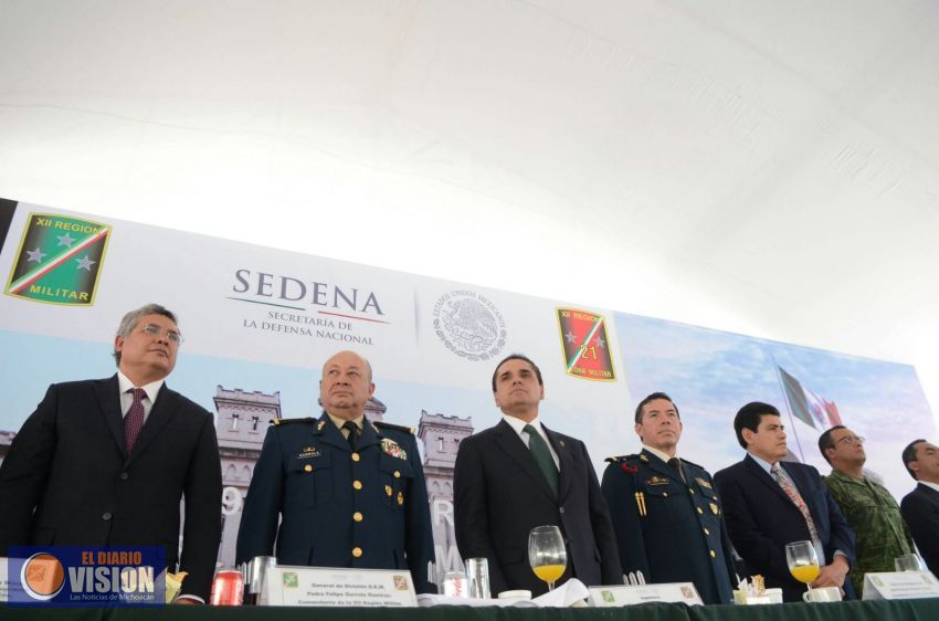Silvano Aureoles reconoce gallardía, compromiso y entrega del Ejército en Michoacán  