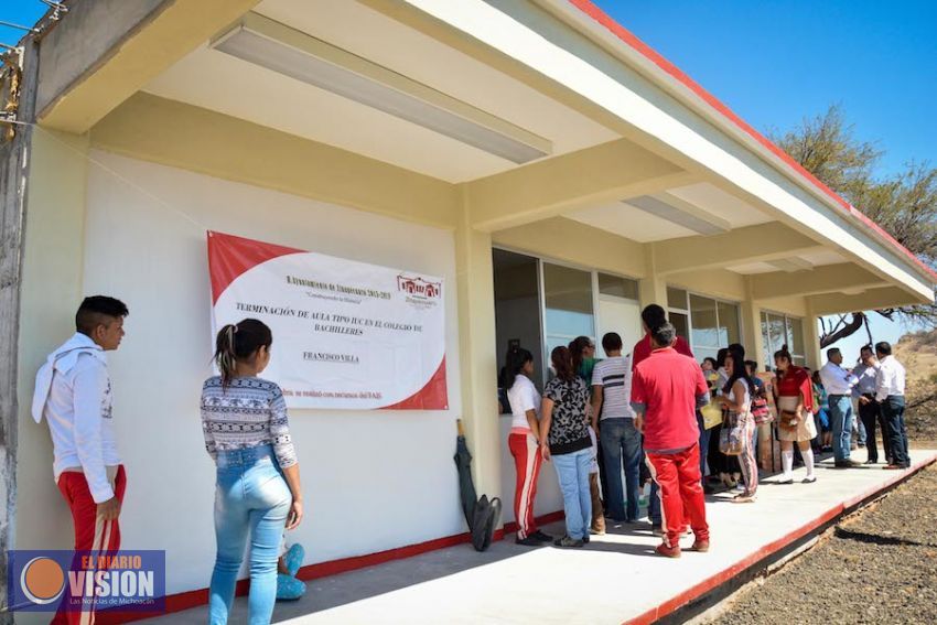 Inaugura Cobaem dos aulas en Zinapécuaro