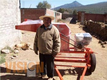 Entrega SEDRU apoyos económicos en la región Purépecha